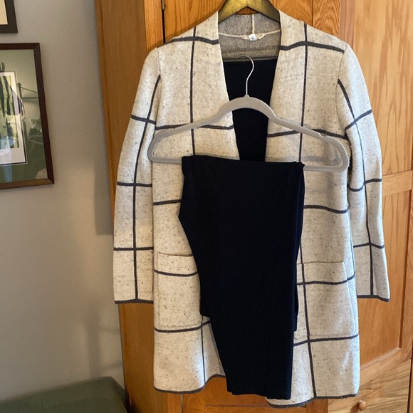 SOLD Eileen Fisher 3 piece sweater, tunic and pants classic - Picture 2 of 14